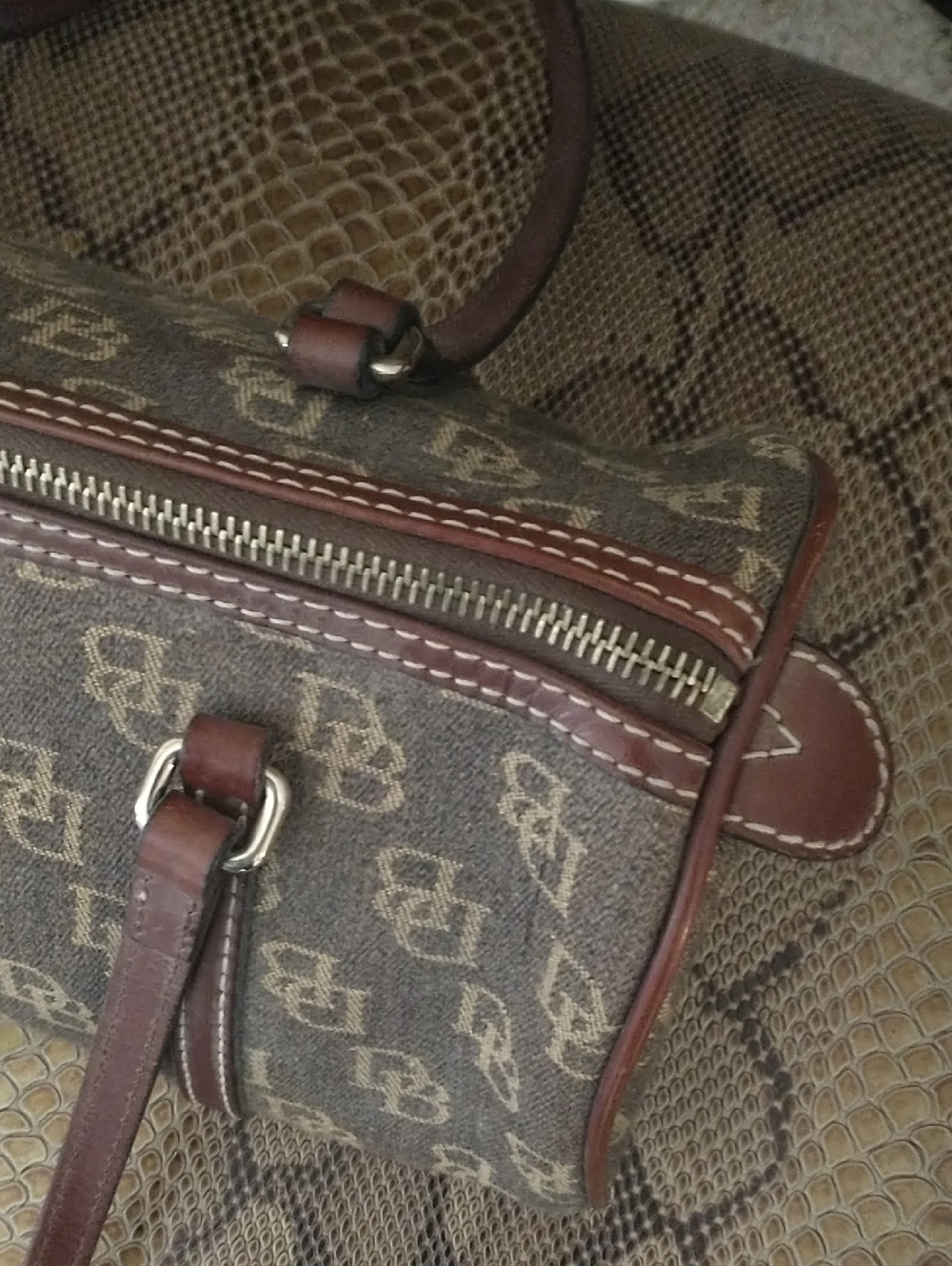 Dooney & Bourke Monogram Fabric Handbag 👜 - Picture 7 of 10